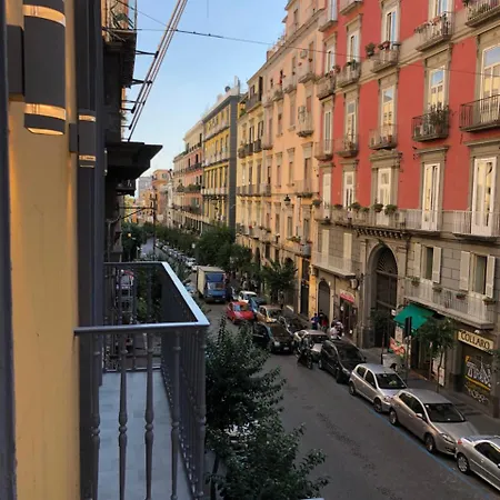 Oda ve Kahvaltı Domo Napoli